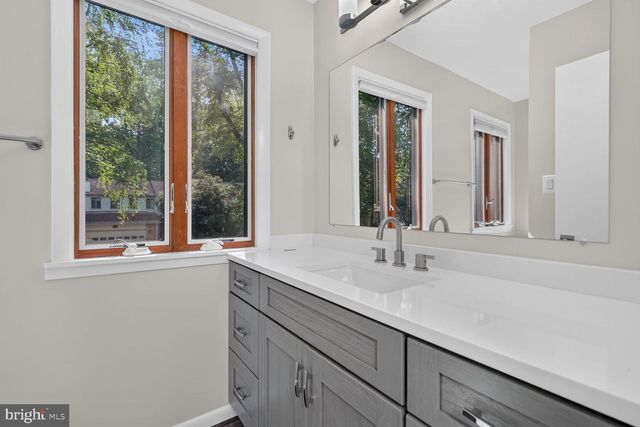 3615 DEVILWOOD CT, Fairfax, VA 22030