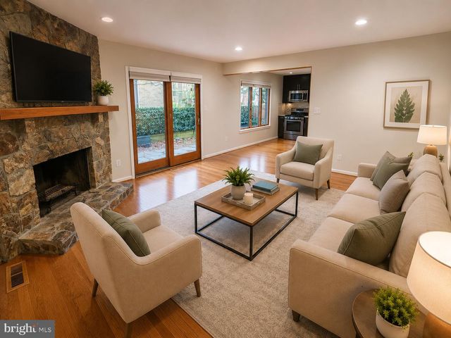 3615 DEVILWOOD CT, Fairfax, VA 22030