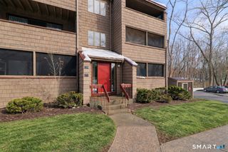 172 Towne House Road 172, Hamden, CT 06514