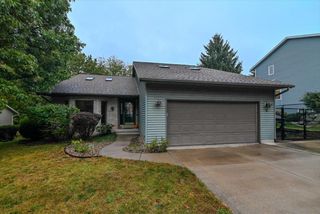 6 Clarendon Court, Madison, WI 53704