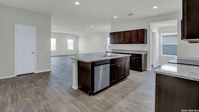 812 Nodding Nixie, Seguin, TX 78155
