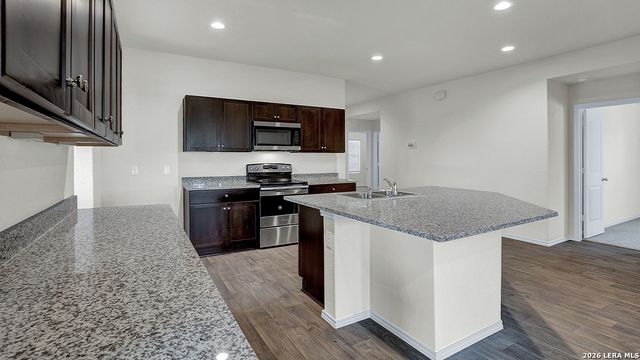 812 Nodding Nixie, Seguin, TX 78155