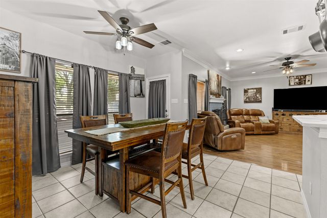 500 Little Creek Trail, Oak Leaf, TX 75154