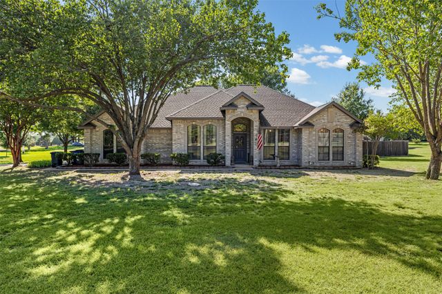 500 Little Creek Trail, Oak Leaf, TX 75154
