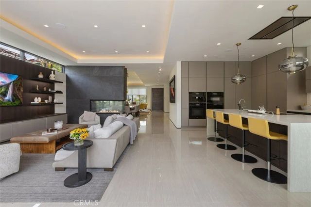 6517 Colgate Avenue, Los Angeles, CA 90048