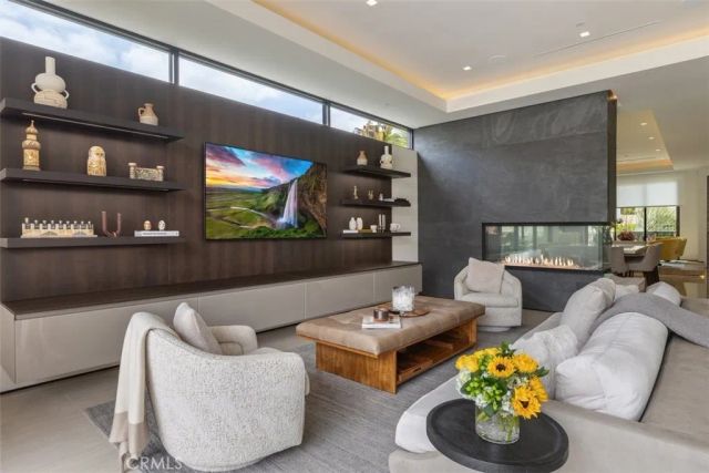 6517 Colgate Avenue, Los Angeles, CA 90048