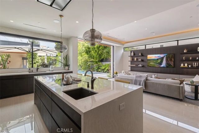 6517 Colgate Avenue, Los Angeles, CA 90048