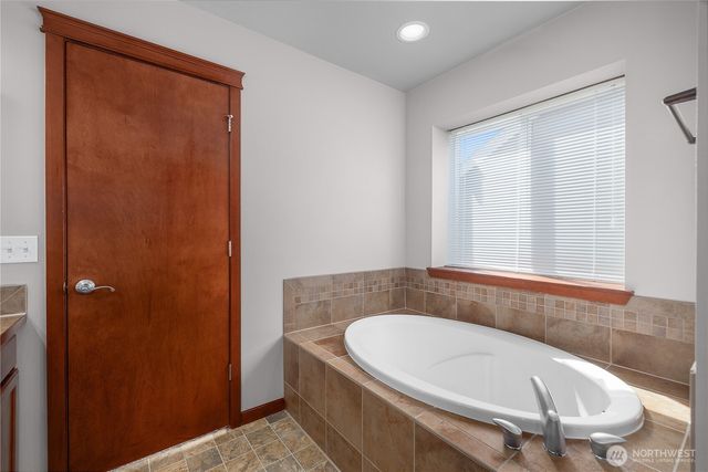 8645 29th Way SE, Olympia, WA 98513