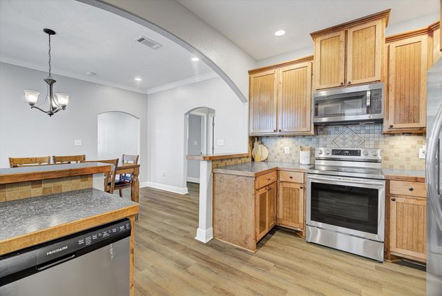 590 Highland Drive, Beaumont, TX 77705