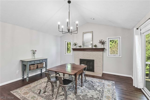 705 Lake Trail, Aurora, OH 44202