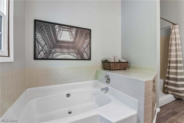 705 Lake Trail, Aurora, OH 44202