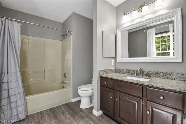 705 Lake Trail, Aurora, OH 44202