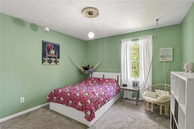 705 Lake Trail, Aurora, OH 44202