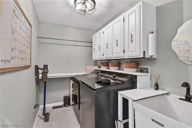 705 Lake Trail, Aurora, OH 44202