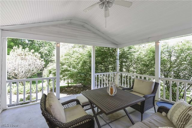 705 Lake Trail, Aurora, OH 44202