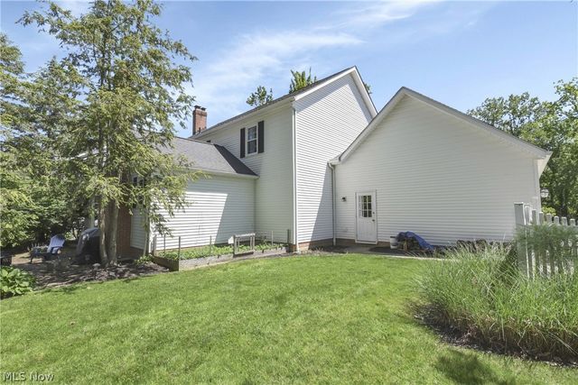 705 Lake Trail, Aurora, OH 44202