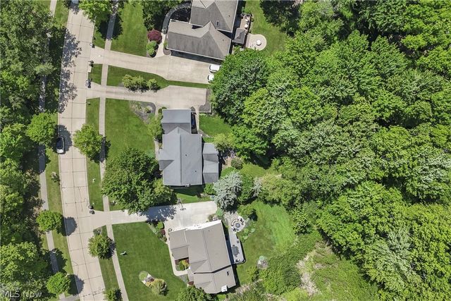 705 Lake Trail, Aurora, OH 44202