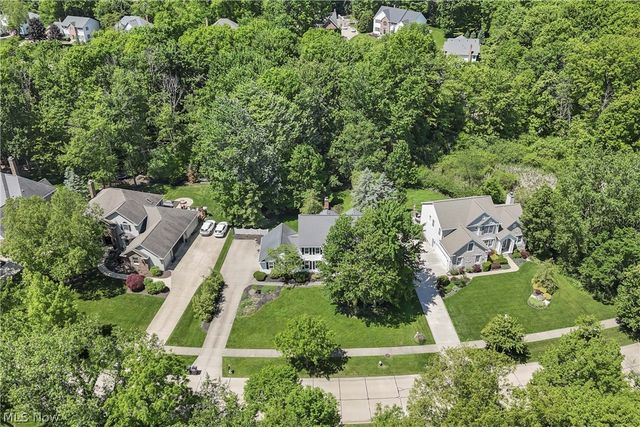 705 Lake Trail, Aurora, OH 44202