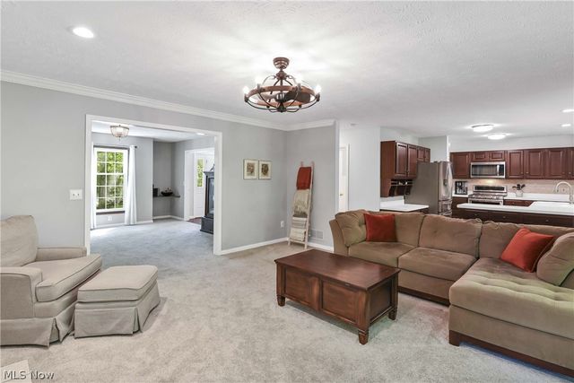 705 Lake Trail, Aurora, OH 44202