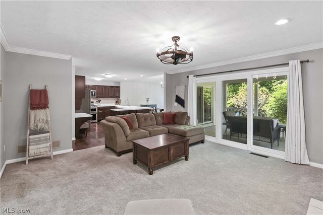 705 Lake Trail, Aurora, OH 44202