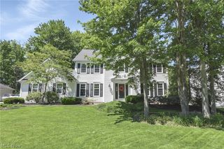 705 Lake Trail, Aurora, OH 44202
