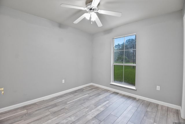 10290 Lake Park Ave, Gonzales, LA 70737