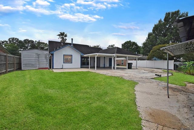 10290 Lake Park Ave, Gonzales, LA 70737