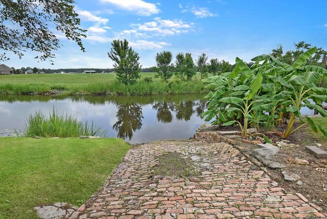 10290 Lake Park Ave, Gonzales, LA 70737