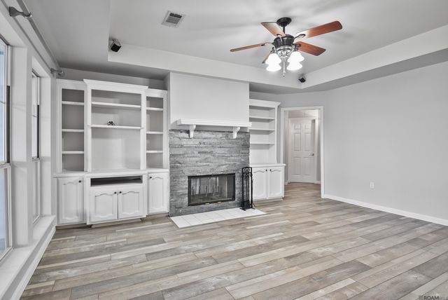 10290 Lake Park Ave, Gonzales, LA 70737