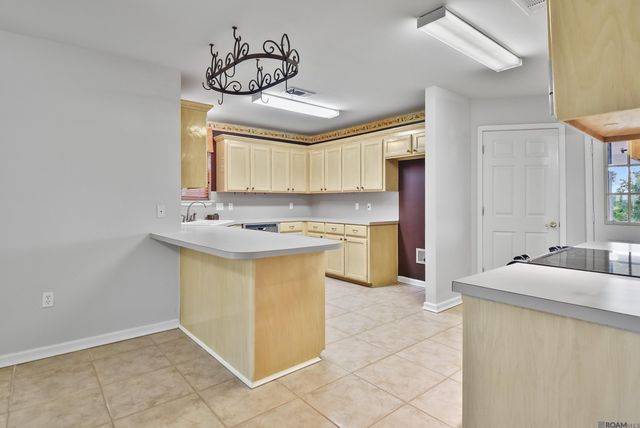 10290 Lake Park Ave, Gonzales, LA 70737