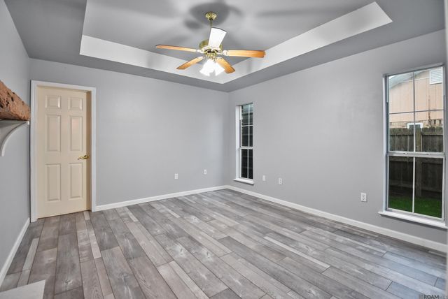 10290 Lake Park Ave, Gonzales, LA 70737