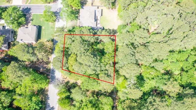 275 Broadmoor Drive, Huntsville, TX 77340