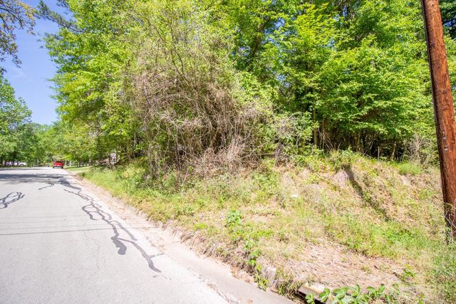 275 Broadmoor Drive, Huntsville, TX 77340