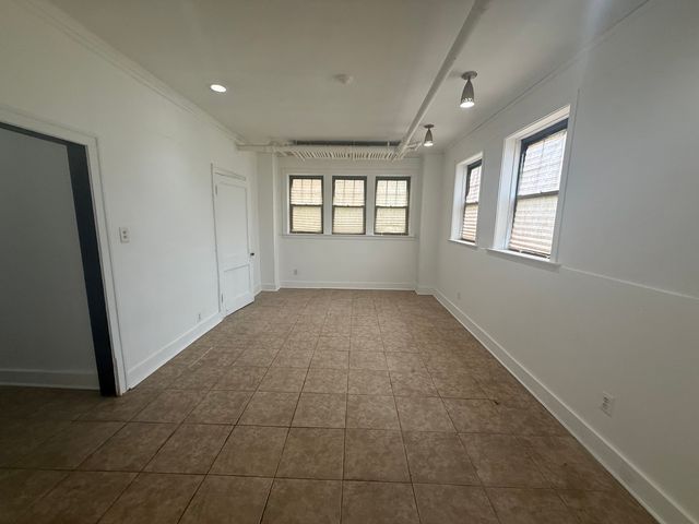 3258 Maple Avenue BH, Berwyn, IL 60402