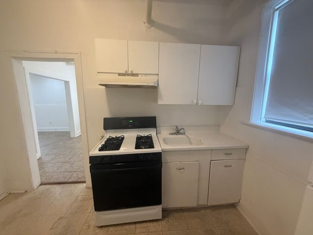 3258 Maple Avenue BH, Berwyn, IL 60402