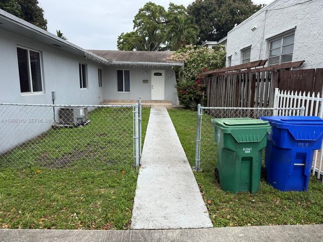 1781 NW 16th St, Miami, FL 33125
