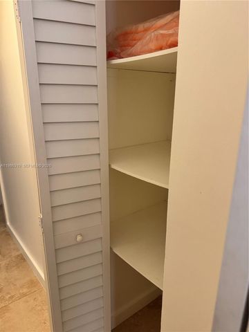 1781 NW 16th St, Miami, FL 33125