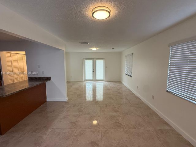 1781 NW 16th St, Miami, FL 33125