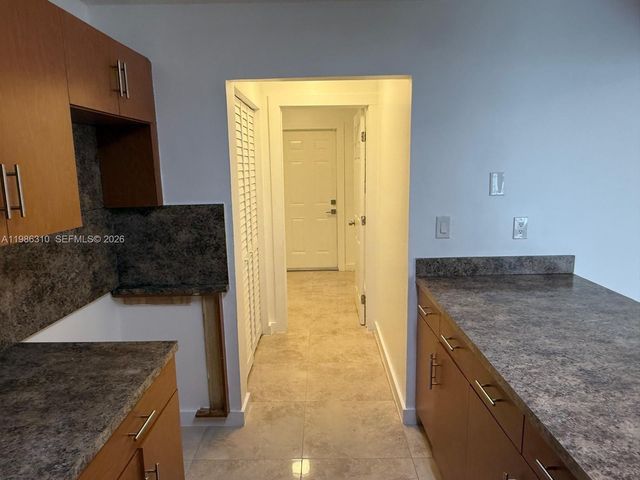 1781 NW 16th St, Miami, FL 33125