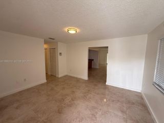 1781 NW 16th St, Miami, FL 33125