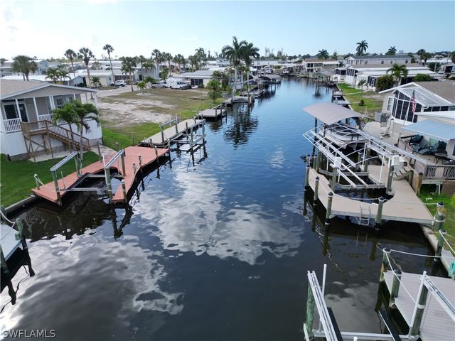 17600 Peppard DR, Fort Myers Beach, FL 33931