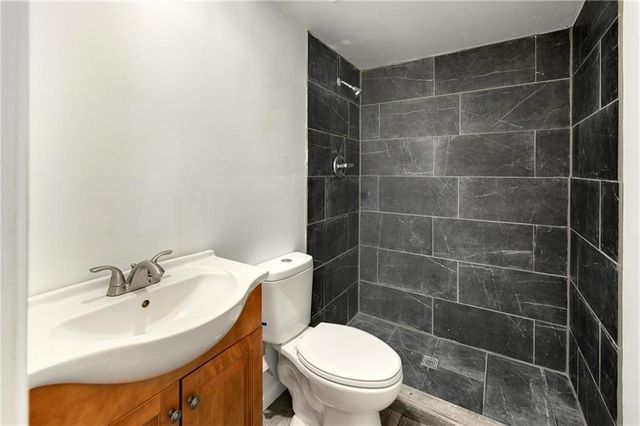 1904 Karlton Way, Excelsior Springs, MO 64024