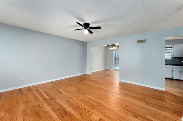 1904 Karlton Way, Excelsior Springs, MO 64024