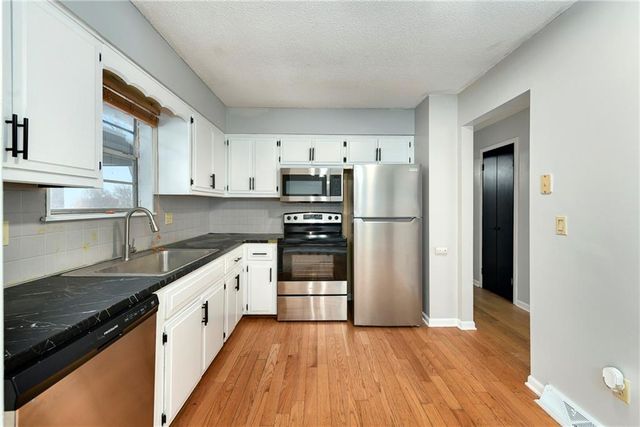 1904 Karlton Way, Excelsior Springs, MO 64024