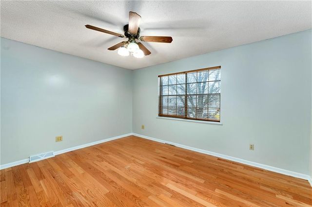 1904 Karlton Way, Excelsior Springs, MO 64024