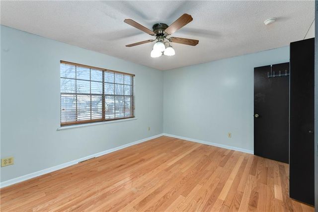 1904 Karlton Way, Excelsior Springs, MO 64024