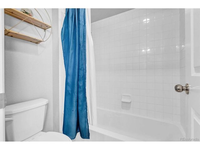 6080 N Fundy St, Aurora, CO 80019