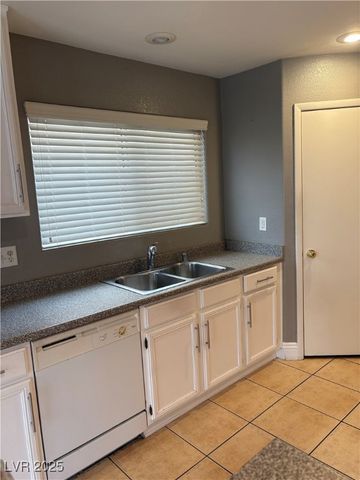 164 Fratelli Avenue, Las Vegas, NV 89183