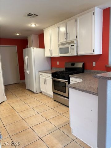 164 Fratelli Avenue, Las Vegas, NV 89183