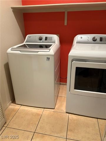 164 Fratelli Avenue, Las Vegas, NV 89183